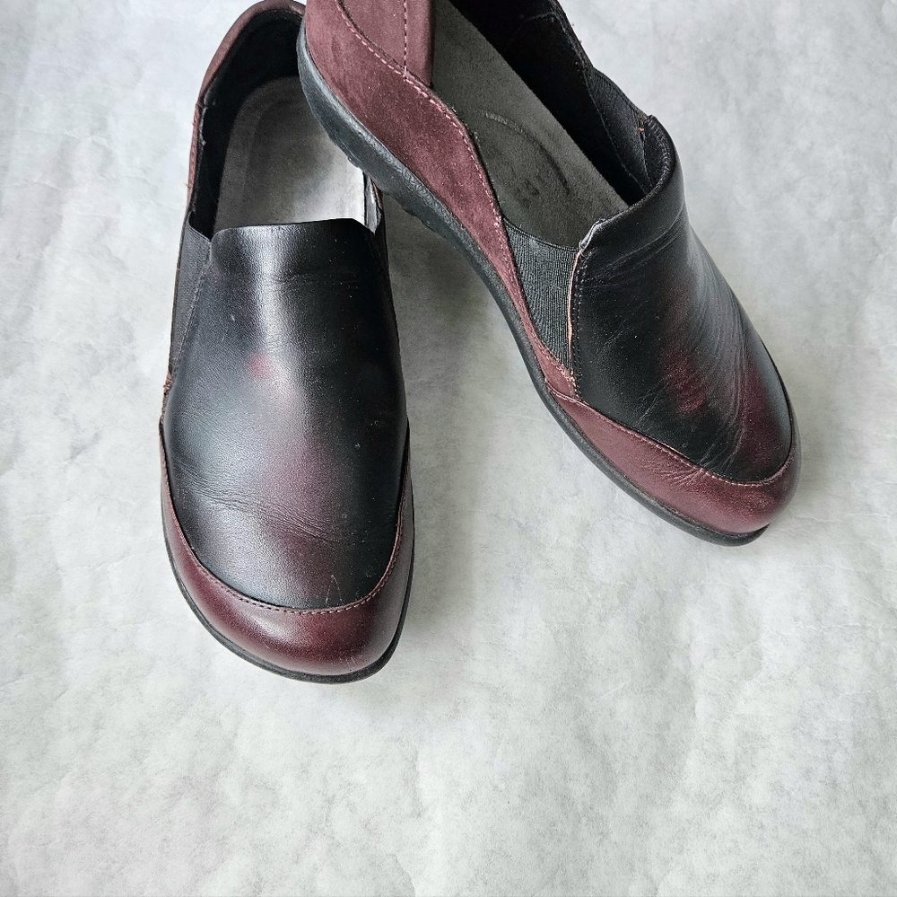 Naot burgundy leather slip on shoes